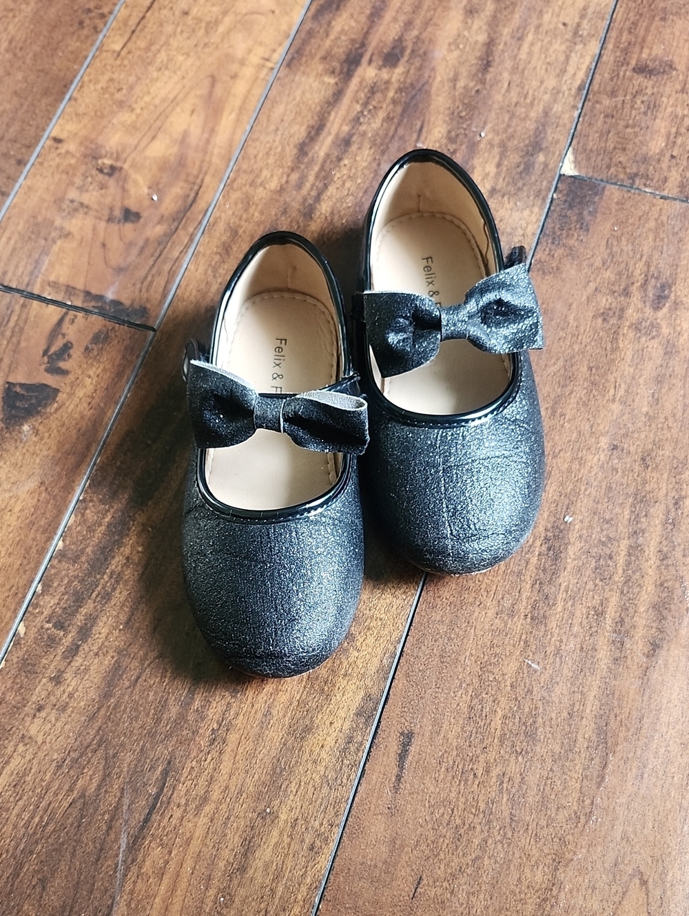 Felix & Flora Toddler Size 9 Black Glitter Bow Shoes